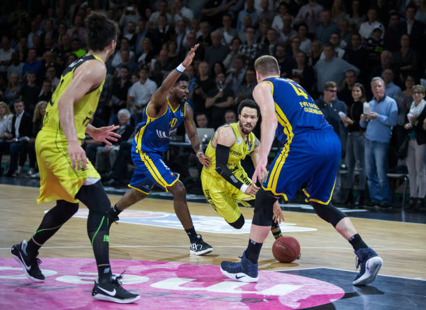 塔图姆在对 塔图姆在对